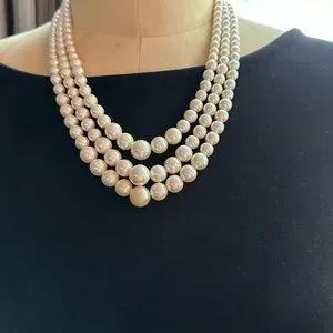 Source Unknown Jewelry Stunning Strand Faux Pearl